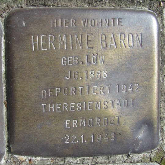 Stolperstein en memoria de Hermine Baron