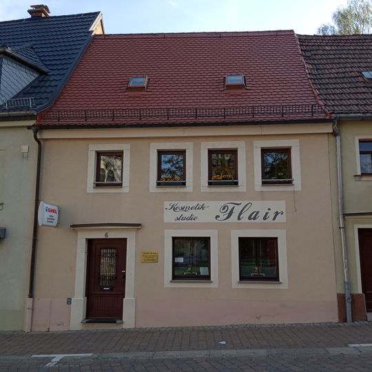 Wohnhaus in geschlossener Bebauung Humboldtstraße 6