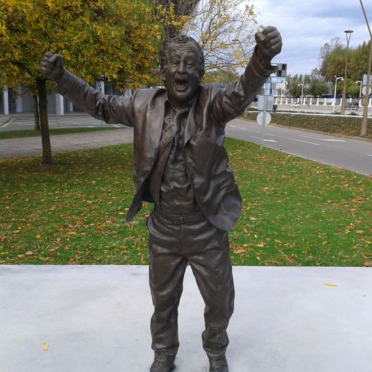 Statue of Manolo Preciado