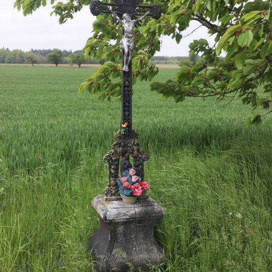 Kříž jižně od Kostník