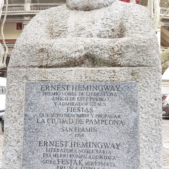 Estatua a Ernest Hemingway