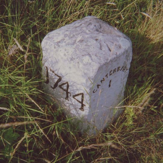 Milestone, Church Hill, W of Harbledown