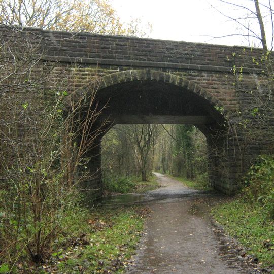 Macclesfield Canal aqueduct over Biddulph Valley Way