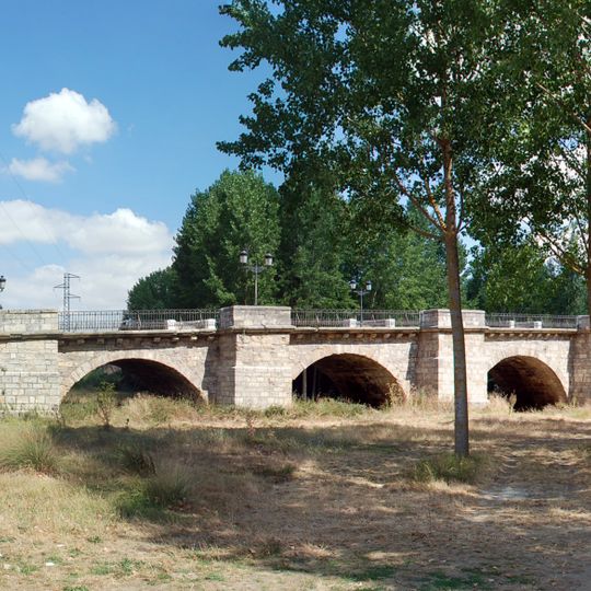 Puente sobre el río Carrión en Carrión de los Condes