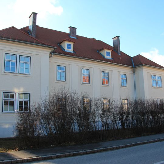 Arbeiter-/Angestelltenwohnhaus