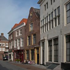 Huis met tuitgevel