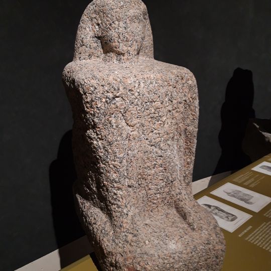 Statue of ancient egyptian dignitary