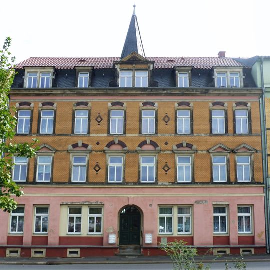Mietshaus in geschlossener Bebauung Pulsnitzer Straße 28