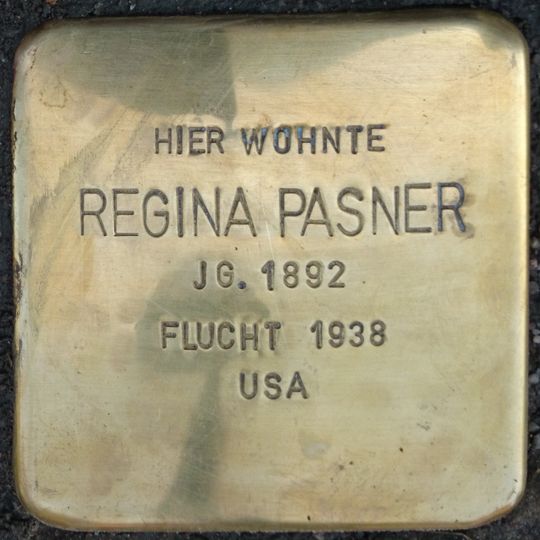 Stolperstein en memoria de Regina Pasner