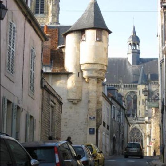Immeuble, rue d'Auvergne, rue de la Cathédrale