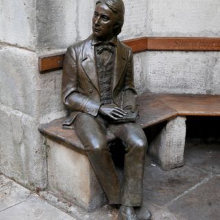 Statue of John Keats