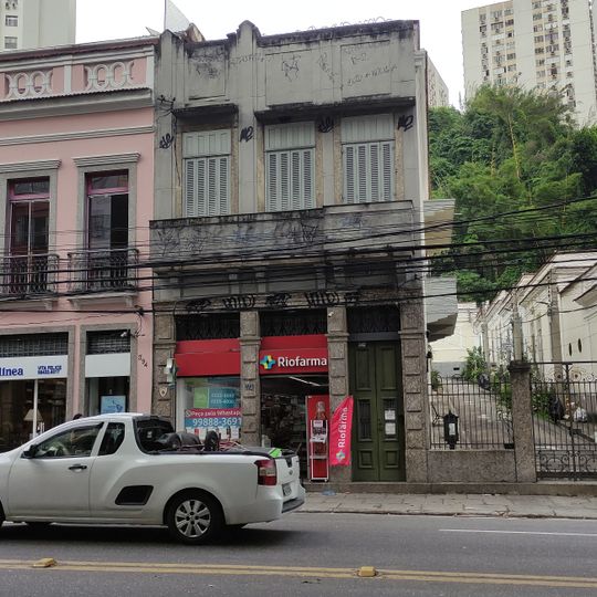Edifício à rua das Laranjeiras, nº 392