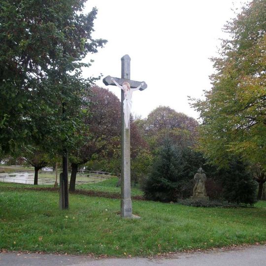 Kříž u křižovatky v Nové Vsi
