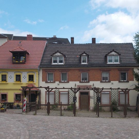 Wohnhaus in geschlossener Bebauung Mühlplatz 1