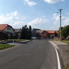 Kříž ve Svinově u hlavní silnice