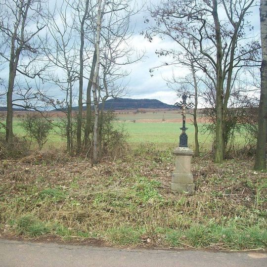 Kříž mezi Vískou a Novosedly