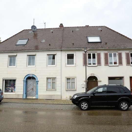 Doppel- und Geschäftshaus