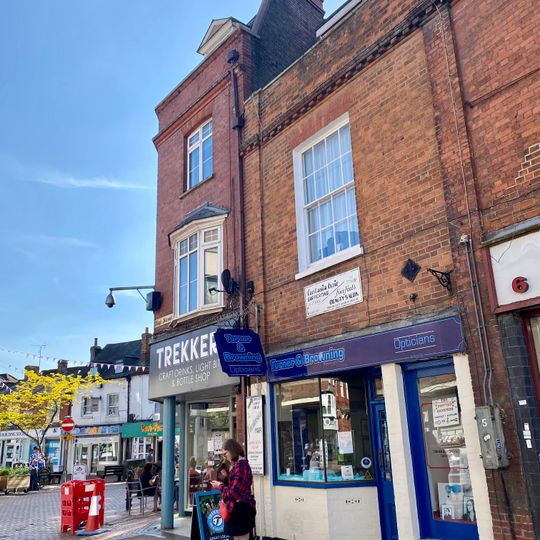 4 And 6, High Street