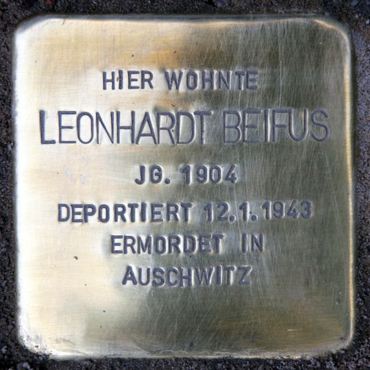 Stolperstein dedicated to Leonhardt Beifus