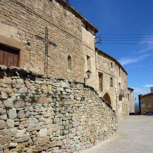 Carrer i plaça de l'Església de Pinós