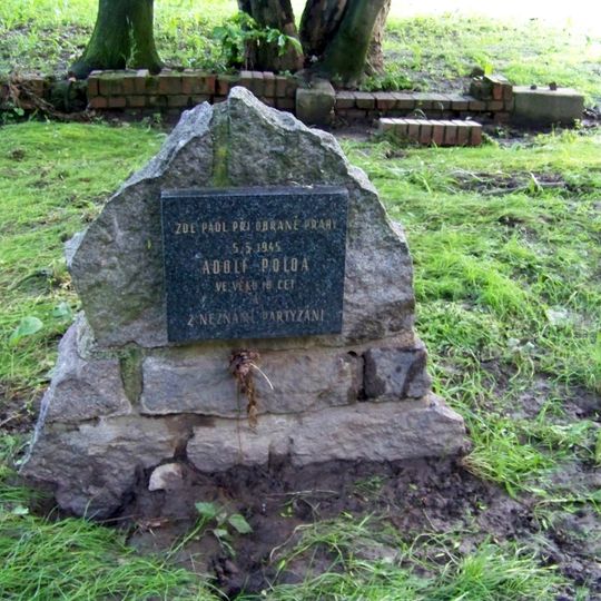 Pomník padlým v květnu 1945 u Motolského potoka