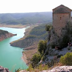 Castell i capella de la Mare de Déu de la Pertusa