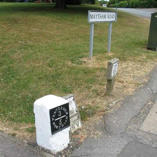 Milestone, Maytham Road, N of church