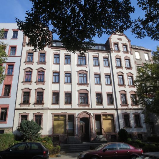 Mietshaus in geschlossener Bebauung Zeißstraße 10