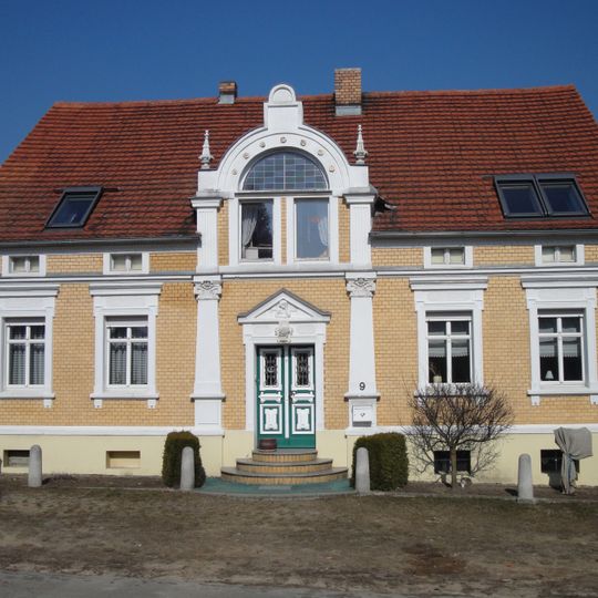 Lindenstraße 9