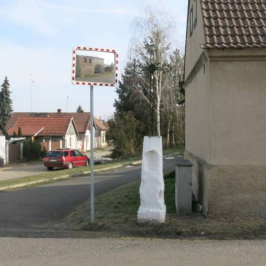 Kříž na rozcestí v Lounkách