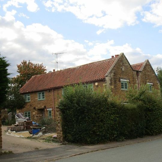 Estate Houses, 85-88 Main Street