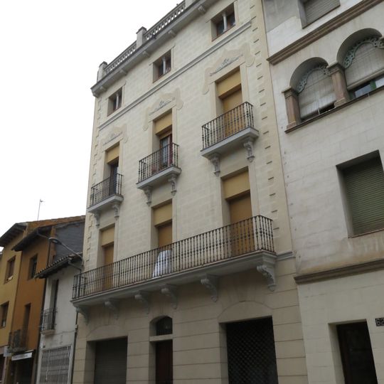 Façana de casa del 1910 al carrer Major, 60