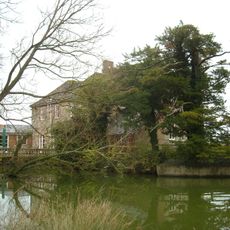 Queen's Court Farmhouse