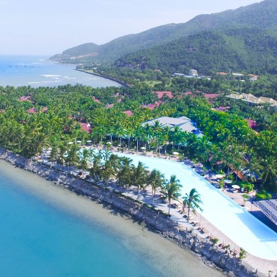 Diamond Bay Resort & Spa in Nha Trang City