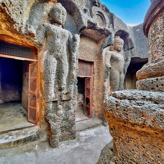 Dhamnar-Höhlenkloster