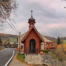 Kaplička v Janoušově vedle obecního úřadu