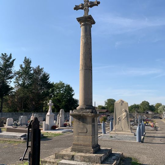 Cemetery cross of Cras-sur-Reyssouze