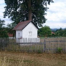 Kaplička v zahradě ve Vosné