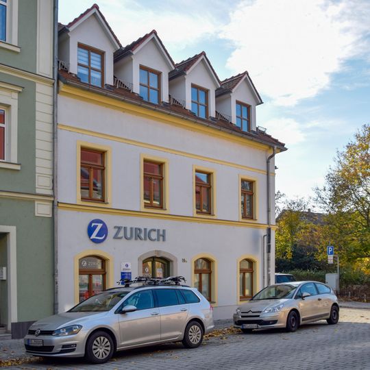 Wohnhaus in Ecklage und in geschlossener Bebauung Berliner Straße 19a