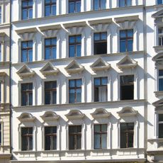 Mietshaus und Hofgebäude