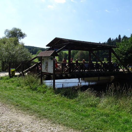 Most přes  náhon Berounky u Podžikovského mlýna