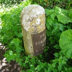 Milestone, Newtown, by side of Stroudwater, beyond New Inn