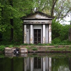 Pozostałości zespołu dworskiego