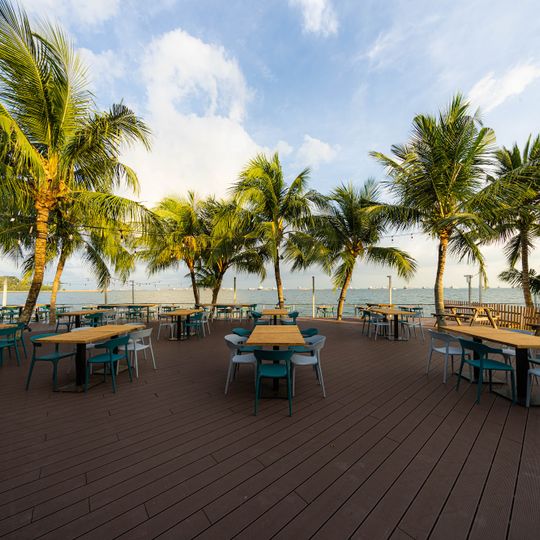 Stella Seaside Lounge