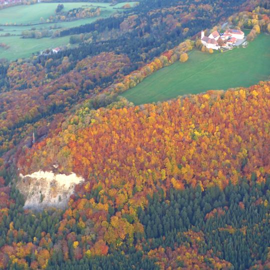 Albtrauf zwischen Balgheim und Gosheim mit Dreifaltigkeitsberg, Klippeneck und Lemberg