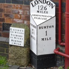Milepost At Royal Oak Inn (Ngr Sk2433524765)