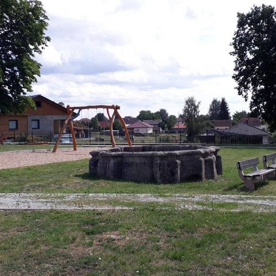 Kašna v Myslkovicích