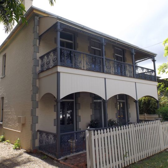 La Trobe, East Brisbane