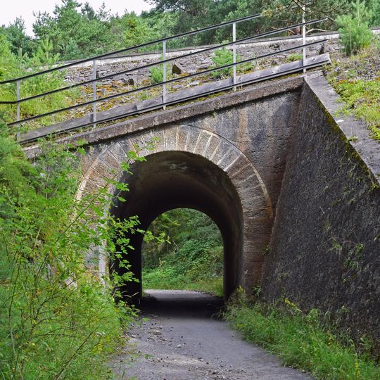 Brücke nach Aufnahmsgebäude Hochzirl